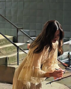 [2024.12.19] monicabarbaro_470903071_574040465412092_4913780252302660324_n.jpg