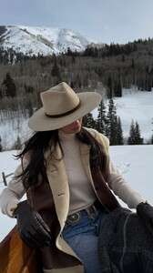 [2024.12.20] kelseymerritt_470971261_598015449370001_6551852557056288185_n.jpg