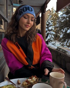 [2024.12.20] rachelc00k_470900883_601833522247641_2013559362911069022_n.jpg