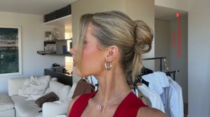 [2024.12.20] scarlett.mayer__h470902959_1118555733049426_5931651806533233154_n.jpg