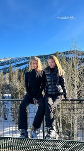 [2024.12.21] ally.m.mason_470902220_944599340427214_4722404033879094026_n.jpg