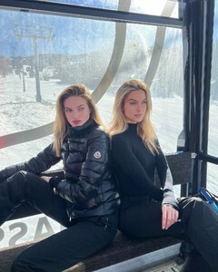 [2024.12.23] ally.m.mason_471387272_940923244224802_8033718316879150900_n.jpg