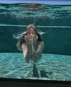 [2024.12.24] hannahg11_471673400_1527607518628731_7758269257411827054_n.jpg