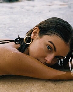 [2024.12.24] megbatphoto_471622861_610069061677743_6795579784307939114_n.jpg