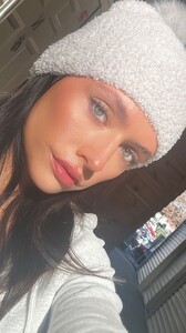 [2024.12.25] alexisbumgarner_471378897_634844005789817_4126260627724808045_n.jpg