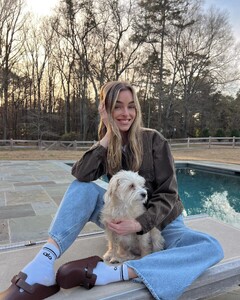 [2024.12.25] elizabethcturner_471540268_18476383210052750_1068258871030676400_n.jpg