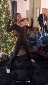 [2024.12.27] carmellarose_AQN3d.jpg