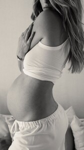 [2024.12.12] katelove_3521713039524528612.jpg