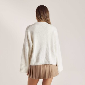 2CremeOversizedCardigan-Nicola.thumb.jpg.70de99fc10c6998a3b6cd93c5f4f0172.jpg