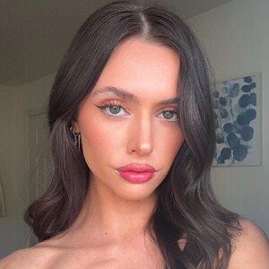 Alexis Bumgarner - TikTok 00.3.jpg