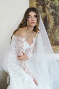 Anne-barge-spring-2025-bridal-collection-2-TOUSSAINT.jpg