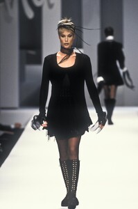 ClaudeMontana1994WomenRTW21.thumb.jpg.7bd7ef72a471a2285f4565b5ccebf1b2.jpg