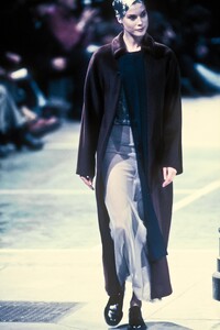CommedesGarcons1993WomenRTW1.thumb.jpg.86d8e59de906745577af75f3ee5f1ac6.jpg