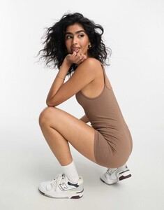 Giovanna Pinho ASOS DESIGN 204343727-3.jpg