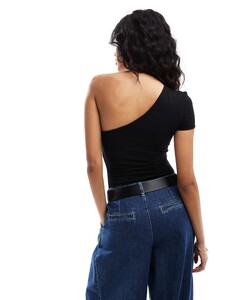 Giovanna Pinho ASOS DESIGN 205837827-2.jpg