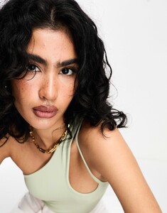 Giovanna Pinho ASOS River Island 204850954-4.jpg