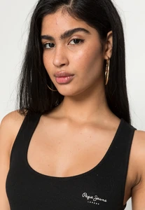 Giovanna Pinho Pepe Jeans 4.jpg