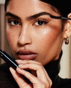 Giovanna Pinho megamodel 05.jpg