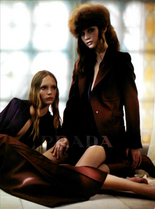 Ivanow_Prada_Fall_Winter_2001_02_02.thumb.png.62250c06878684686ab8245124d90b4d.png