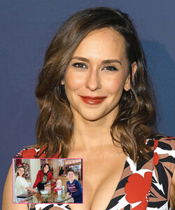Jennifer Love Hewitt - Us Weekly [2024.12.02].jpg