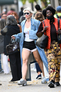 Julia_Fox_out_in_New_York_11-07-2024__7_.jpg