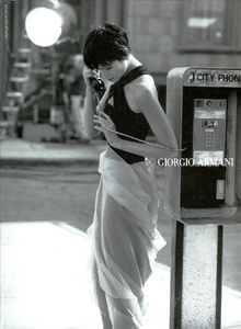 Lindbergh_Giorgio_Armani_Fall_Winter_2001_02_01.thumb.png.cd81f152df88d51b89c757aed3cc1fc9.png