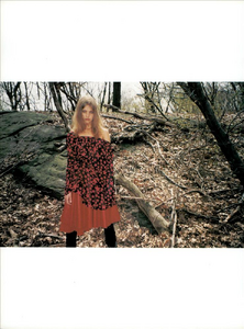 Richardson_Anna_Molinari_Fall_Winter_2001_02_03.thumb.png.ea538f38f7be4fffcbe3e19db06d8860.png