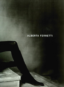Roversi_Alberta_Ferretti_Fall_Winter_2001_02_02.thumb.png.fbe241d1910e9ca5acc3ee433c850ca4.png