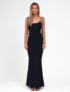 TM16602_CYRILLDRESS_BLACK.jpg