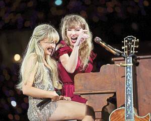 Taylor Swift - Us Weekly [2024.12.16] 4.jpg