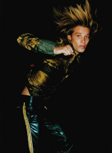 Testino_Roberto_Cavalli_Fall_Winter_2001_02_13.thumb.png.1122f26062383907e2c0397a1dbc2f00.png