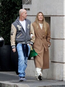 bar-refaeli-and-adi-ezra-out-in-rome-12-03-2024-6.thumb.jpg.bdab37085330a4c544e74dee669e98b0.jpg