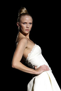 barcelona_bridal_fashion_week_franc_sarabia01.thumb.jpg.c17be2bb39d43f6b9261fd7352bcc5ed.jpg