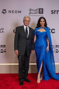 catherine-zeta-jones-at-opening-ceremony-of-the-red-sea-international-film-festival-2024-in-jeddah-12-05-2024-1.jpg