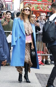 eva-mendes-arrives-at-good-morning-america-in-new-york-09-17-2024-1.jpg