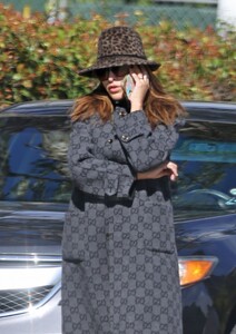 eva-mendes-out-and-about-in-santa-barbara-01-25-2024-2.jpg