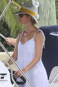 ivanka-trump-enjoy-a-boat-ride-in-miami-08-26-2024-6.jpg