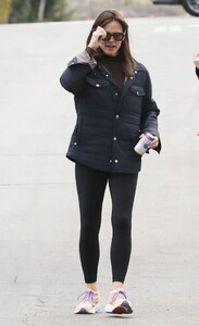 jennifer-ganrer-out-and-about-in-brentwood-11-27-2024-6.jpg