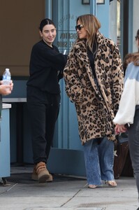 jennifer-lopez-out-form-coffee-with-her-assistant-in-beverly-hills-12-03-2024-0.jpg