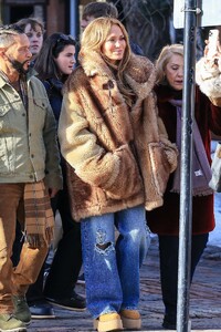 jennifer-lopez-s-luxe-christmas-eve-look-in-aspen-12-24-2024-1.jpg