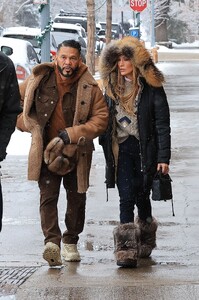 jennifer-lopez-s-snowy-christmas-chic-in-aspen-12-25-2024-1.jpg