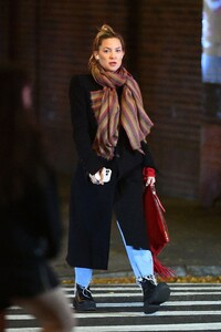 kate-hudson-strides-into-the-golden-swan-for-a-nyc-dinner-11-19-2024-1.jpg