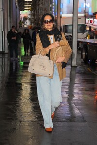 katie-holmes-arrives-for-our-town-performance-on-rainy-nyc-day-12.11.2024-1.jpg