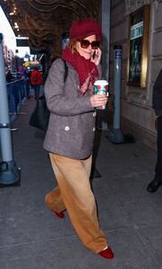 katie-holmes-braves-cold-for-our-town-matinee-12.22.2024-0.jpg