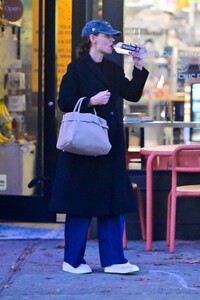 katie-holmes-out-and-about-in-new-york-city-12-02-2024-0.jpg