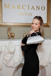 kelli-berglund-at-marciano-by-guess-holiday-party-12.03.2024-8.jpg
