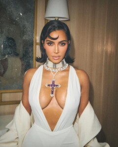kim-kardashian-at-a-photoshot-11-02-2024-1.jpg
