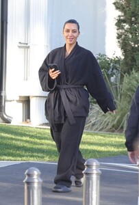 kim-kardashian-out-and-about-in-los-angeles-10-31-2024-5.jpg