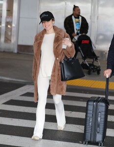 kristin-cavallari-arrives-in-los-angeles-12-12-2024-1.jpg