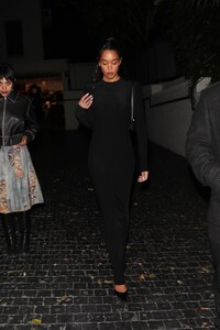 laura-harrier-spotted-leaving-chateau-marmont-in-la-12.11.2024-4.jpg